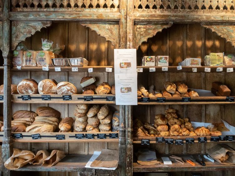 Vitrine de pains Les Alpilles @Alexie Valois